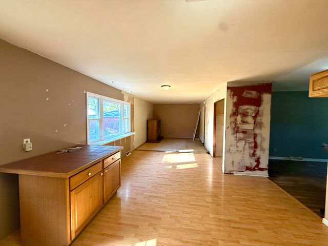 1019 E 29th Avenue, Lake Station, IN 46405