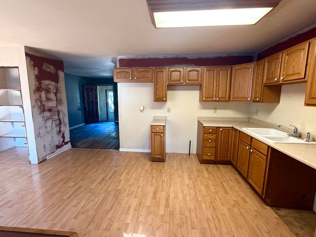 1019 E 29th Avenue, Lake Station, IN 46405