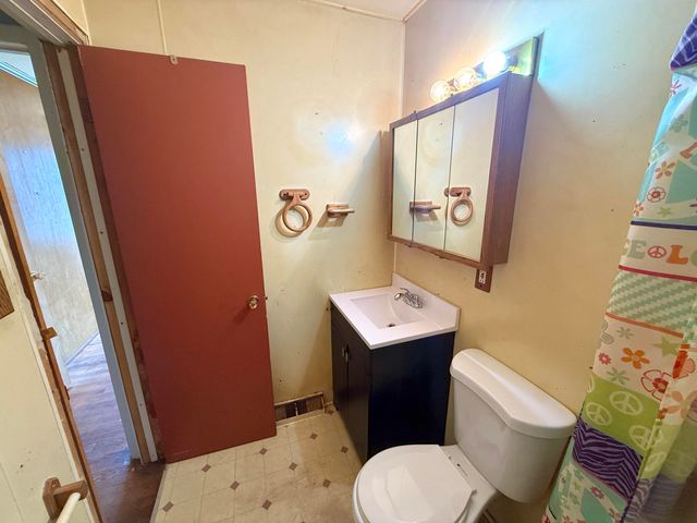 1019 E 29th Avenue, Lake Station, IN 46405