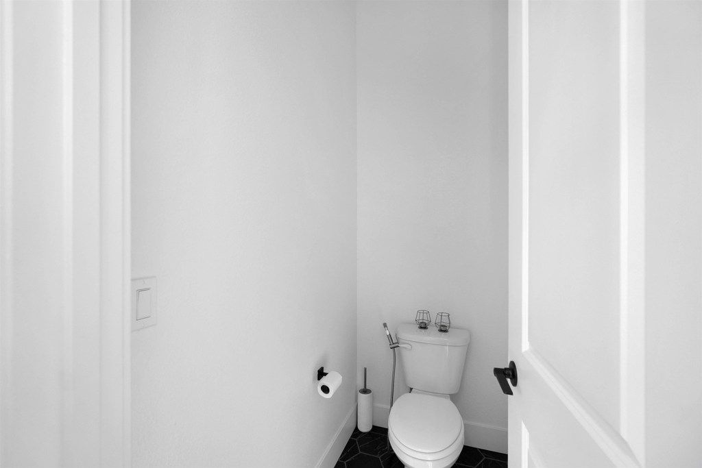 Image 25 of property listing at 3456 3456 Mulholland Drive, Lathrop, CA 95330