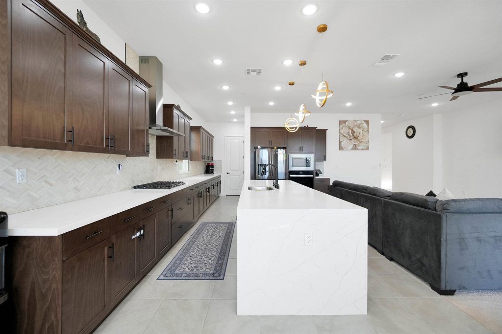 Image 32 of property listing at 3456 3456 Mulholland Drive, Lathrop, CA 95330