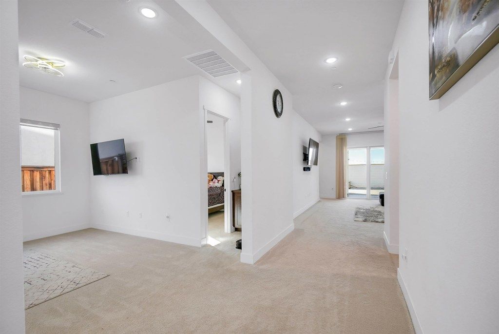 Image 38 of property listing at 3456 3456 Mulholland Drive, Lathrop, CA 95330