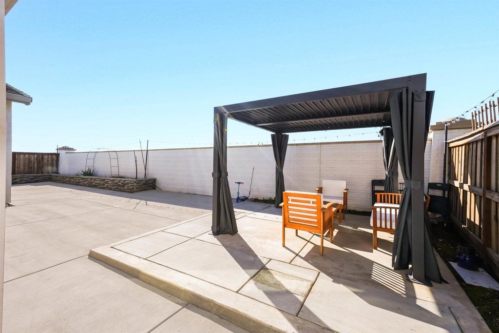 Image 44 of property listing at 3456 3456 Mulholland Drive, Lathrop, CA 95330