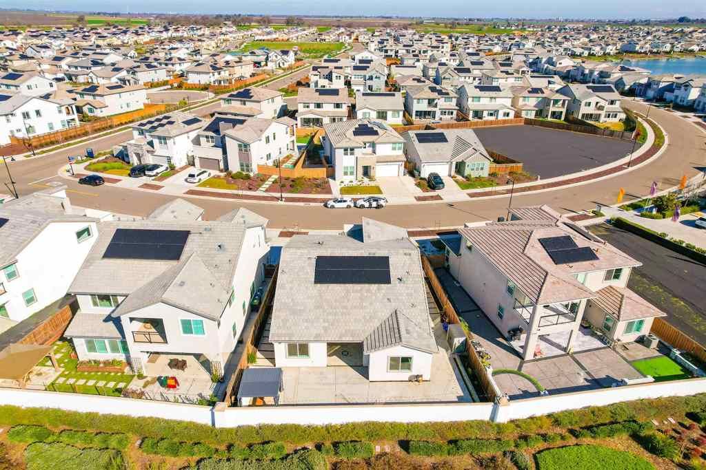 Image 59 of property listing at 3456 3456 Mulholland Drive, Lathrop, CA 95330