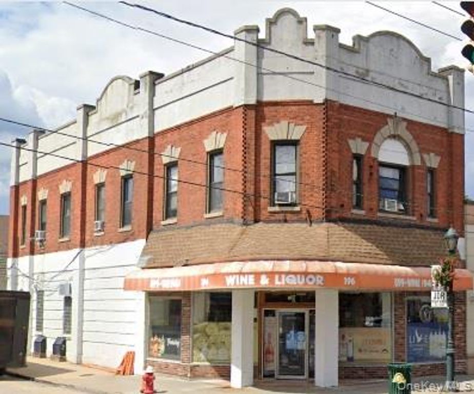 196 Rockaway Avenue, Valley Stream, NY 11580