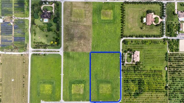 001 SW 215 av, Homestead, FL 33030