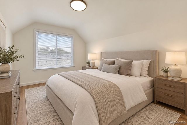 1814 Hunt Club Drive, Grosse Pointe Woods, MI 48236