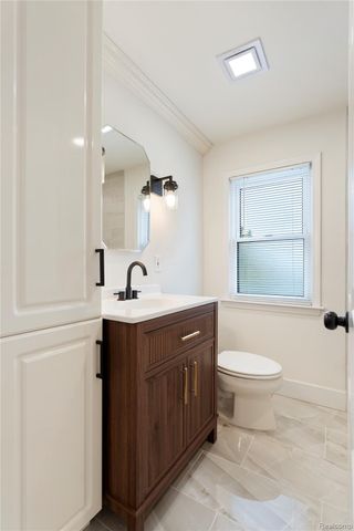 1814 Hunt Club Drive, Grosse Pointe Woods, MI 48236