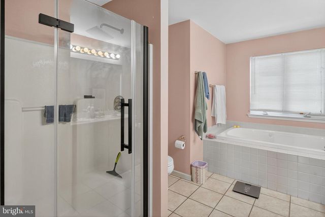 6779 HICKORY RD, Macungie, PA 18062