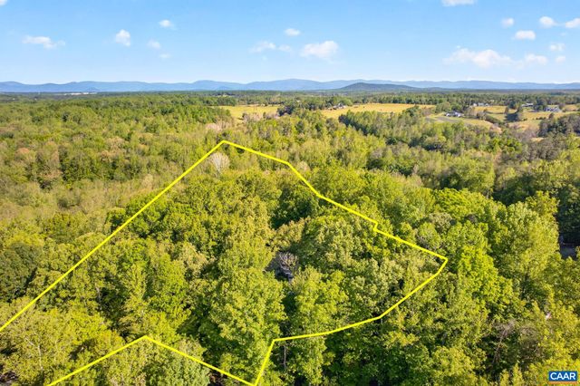 3288 WOODED ACRES LN, Charlottesville, VA 22911