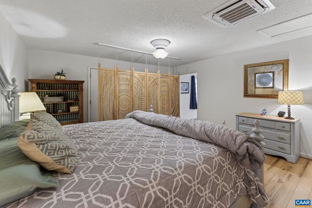 3288 WOODED ACRES LN, Charlottesville, VA 22911