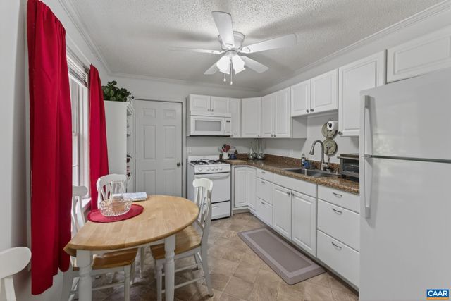 3288 WOODED ACRES LN, Charlottesville, VA 22911