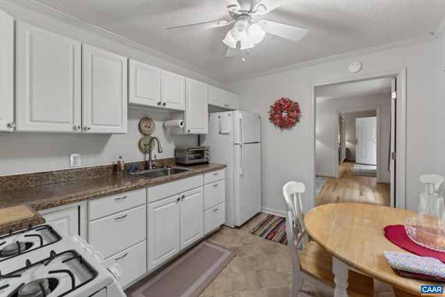 3288 WOODED ACRES LN, Charlottesville, VA 22911