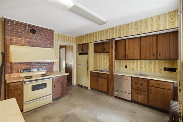 78 Bonnet Street, Manchester, VT 05255