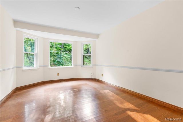 8115 Kiowa Trail, Hamburg Township, MI 48169