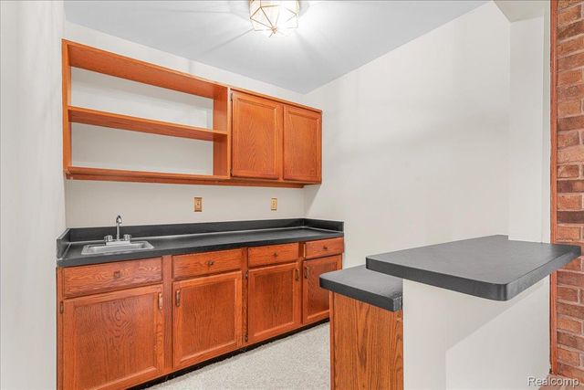 8115 Kiowa Trail, Hamburg Township, MI 48169