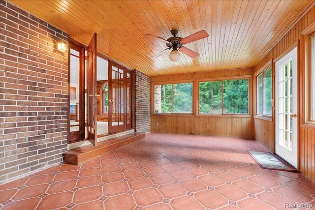 8115 Kiowa Trail, Hamburg Township, MI 48169