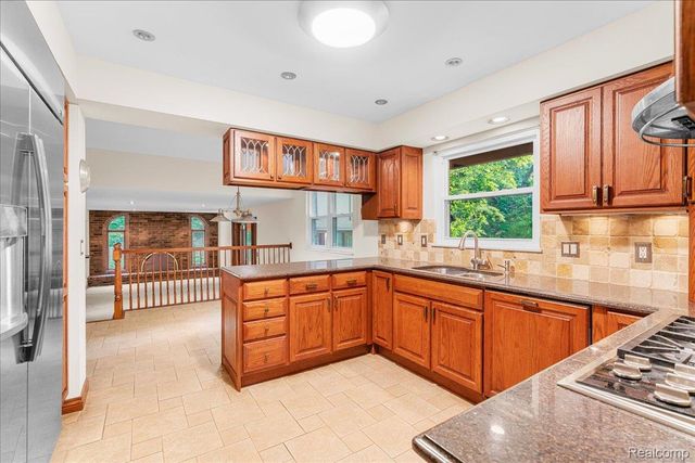 8115 Kiowa Trail, Hamburg Township, MI 48169