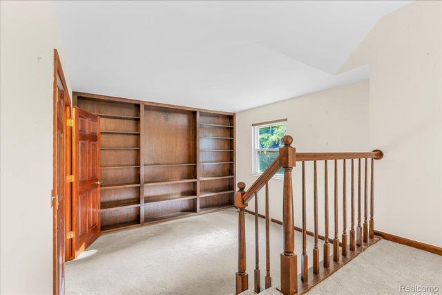 8115 Kiowa Trail, Hamburg Township, MI 48169