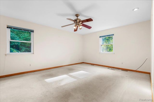 8115 Kiowa Trail, Hamburg Township, MI 48169