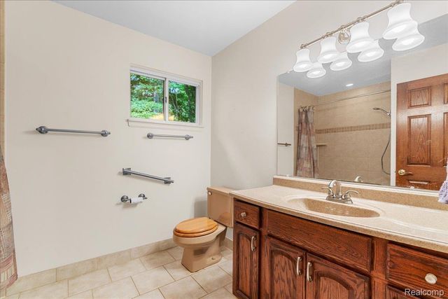 8115 Kiowa Trail, Hamburg Township, MI 48169