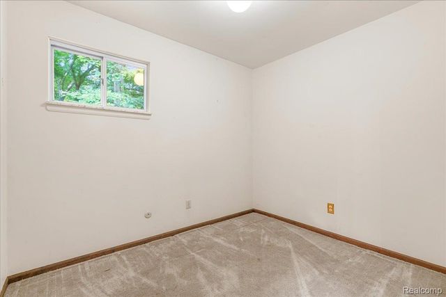 8115 Kiowa Trail, Hamburg Township, MI 48169