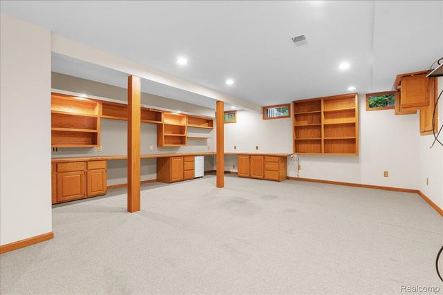 8115 Kiowa Trail, Hamburg Township, MI 48169