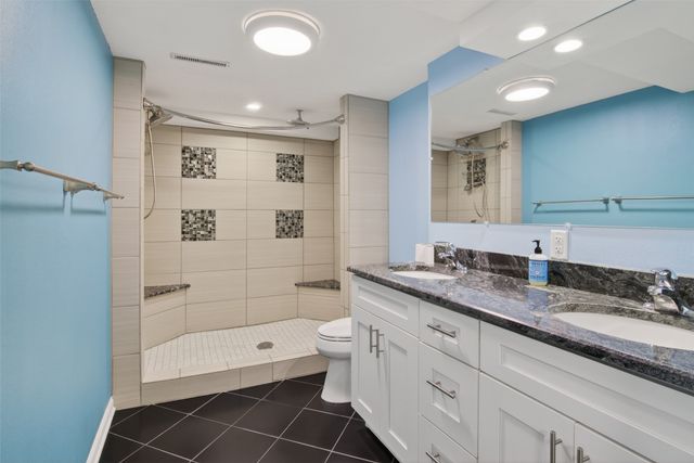 3001 Roblang Court, Des Moines, IA 50317