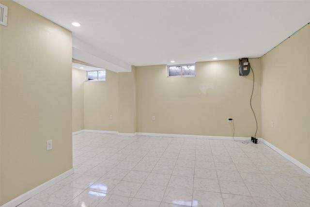 3001 Roblang Court, Des Moines, IA 50317