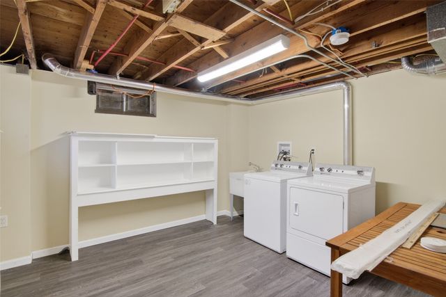 3001 Roblang Court, Des Moines, IA 50317