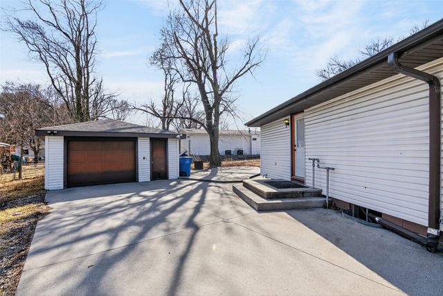 3001 Roblang Court, Des Moines, IA 50317