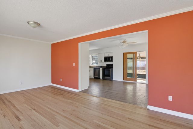 3001 Roblang Court, Des Moines, IA 50317