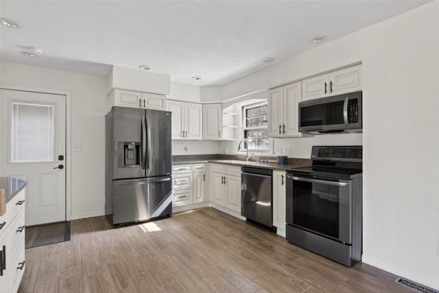 3001 Roblang Court, Des Moines, IA 50317