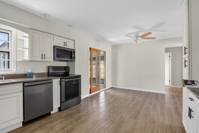 3001 Roblang Court, Des Moines, IA 50317