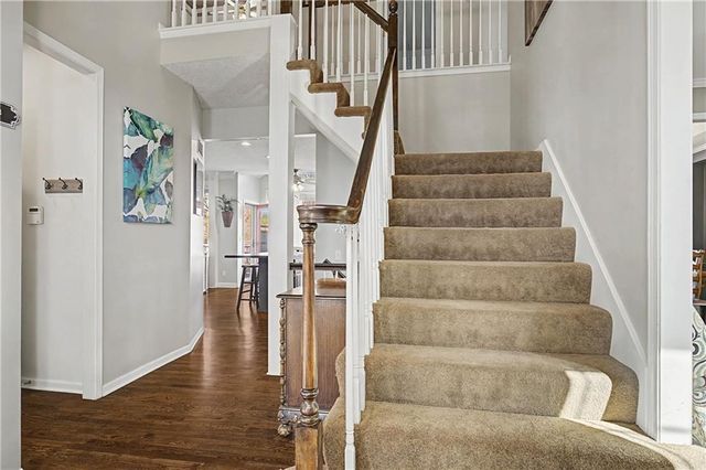 5604 W 152ND Place, Overland Park, KS 66223