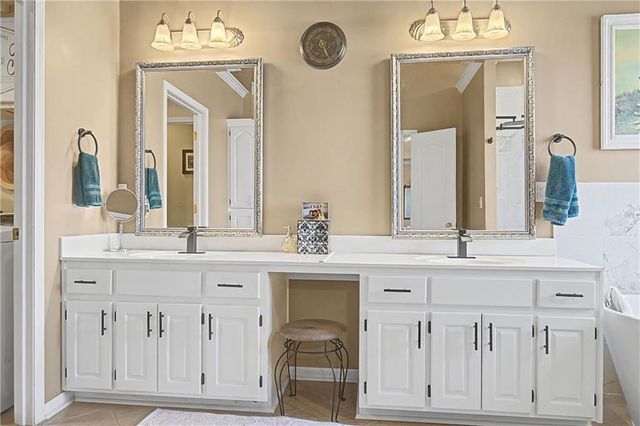 5604 W 152ND Place, Overland Park, KS 66223