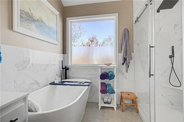 5604 W 152ND Place, Overland Park, KS 66223