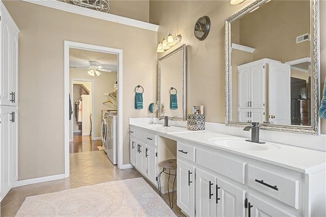 5604 W 152ND Place, Overland Park, KS 66223