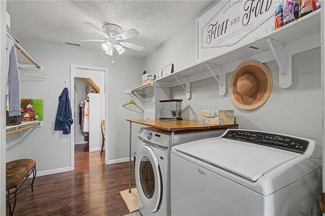 5604 W 152ND Place, Overland Park, KS 66223