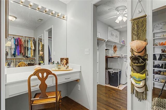 5604 W 152ND Place, Overland Park, KS 66223