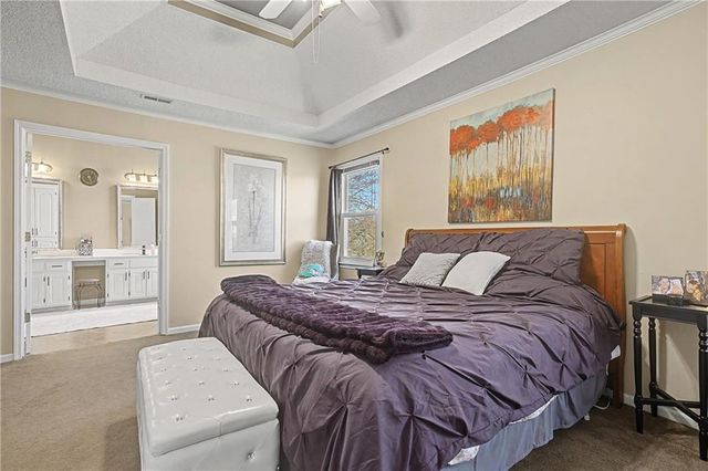 5604 W 152ND Place, Overland Park, KS 66223