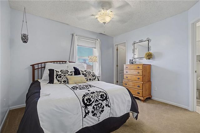 5604 W 152ND Place, Overland Park, KS 66223