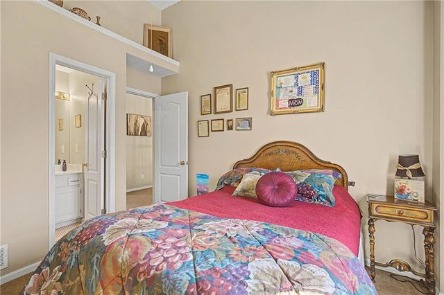 5604 W 152ND Place, Overland Park, KS 66223