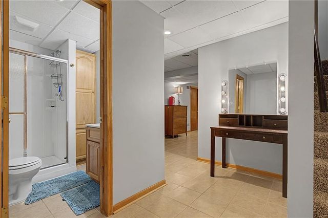 5604 W 152ND Place, Overland Park, KS 66223