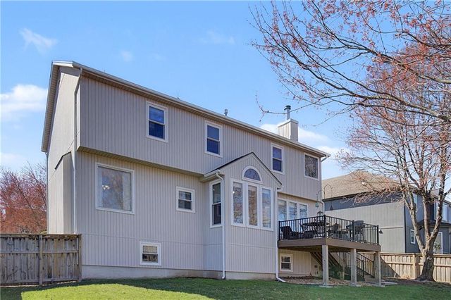 5604 W 152ND Place, Overland Park, KS 66223