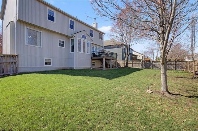 5604 W 152ND Place, Overland Park, KS 66223