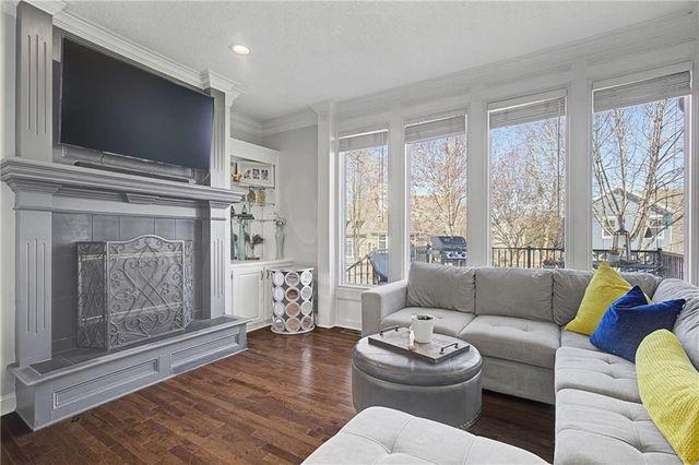 5604 W 152ND Place, Overland Park, KS 66223