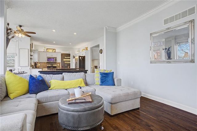 5604 W 152ND Place, Overland Park, KS 66223