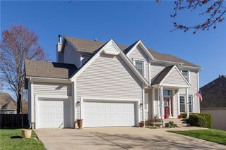 5604 W 152ND Place, Overland Park, KS 66223