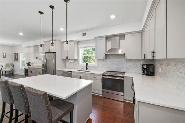 142 Brookwood Avenue, Commerce, GA 30529